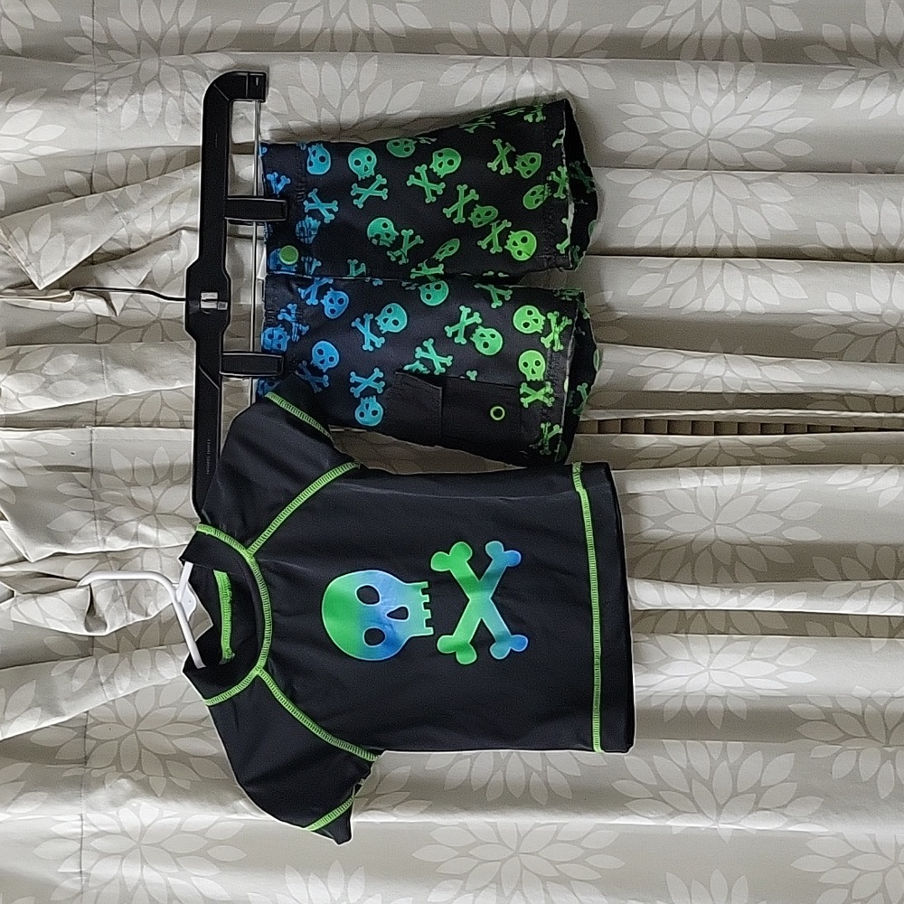 Gymboree Swimset and extra shorts